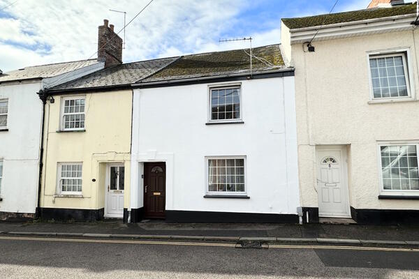 New Street, Cullompton. Devon. EX15 1HA.