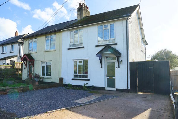 Honiton Road, Cullompton. Devon. EX15 1NZ.